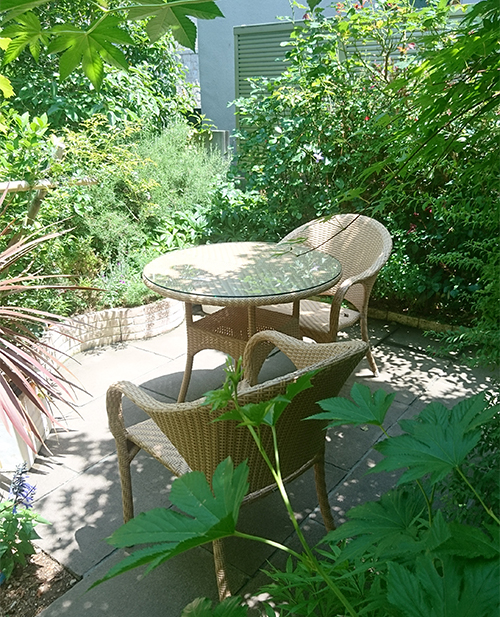 紺野酒店テラス席